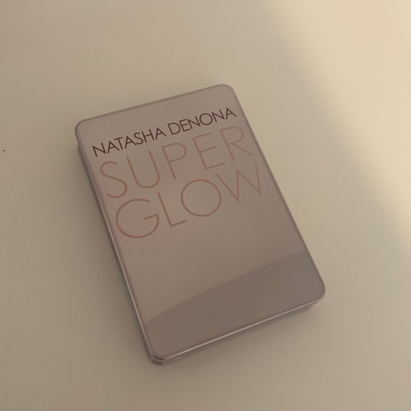 NATASHA DENONA super glow highlight - Picture 3 of 5